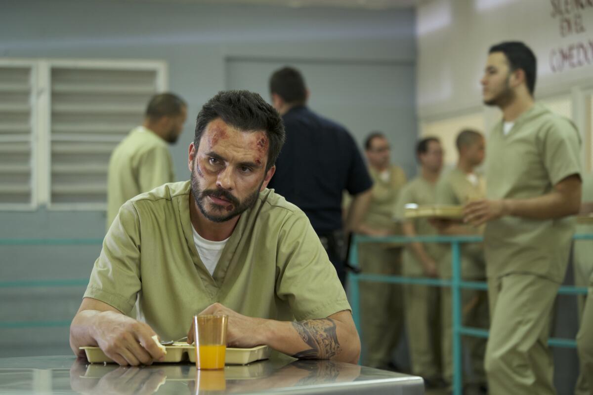 Juan Pablo Raba en una escena de "Imprisoned".