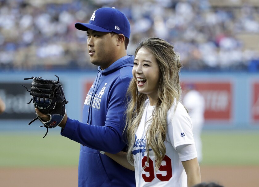 Hyun Jin Ryu With His Wife Bae Jihyeon Celebrities Infoseemedia