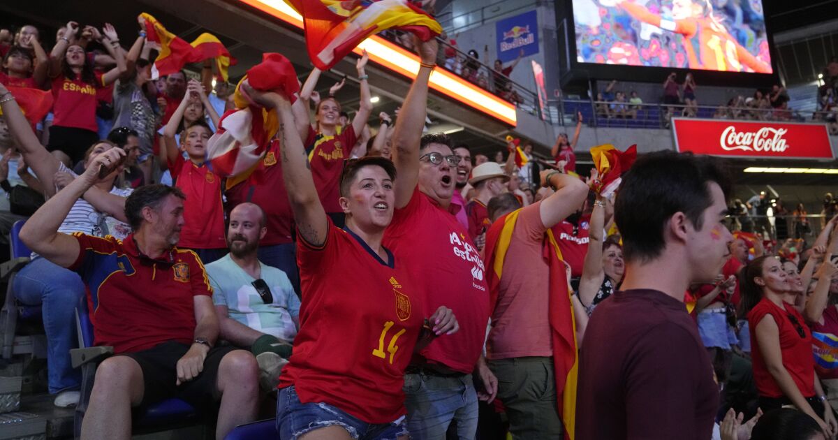 Los españoles celebran en casa cuando La Roja ganó la Copa Mundial Femenina