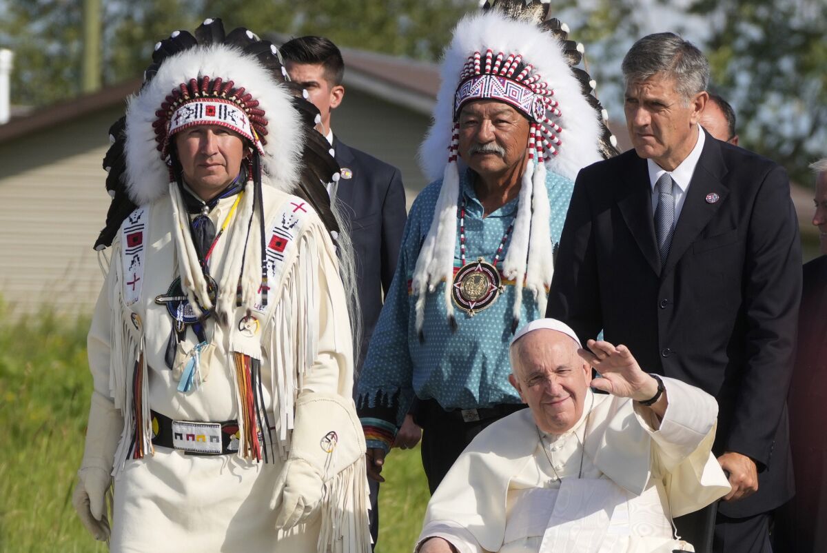 En respuesta a los indígenas, el Vaticano rechaza la Doctrina Discovery -  Los Angeles Times
