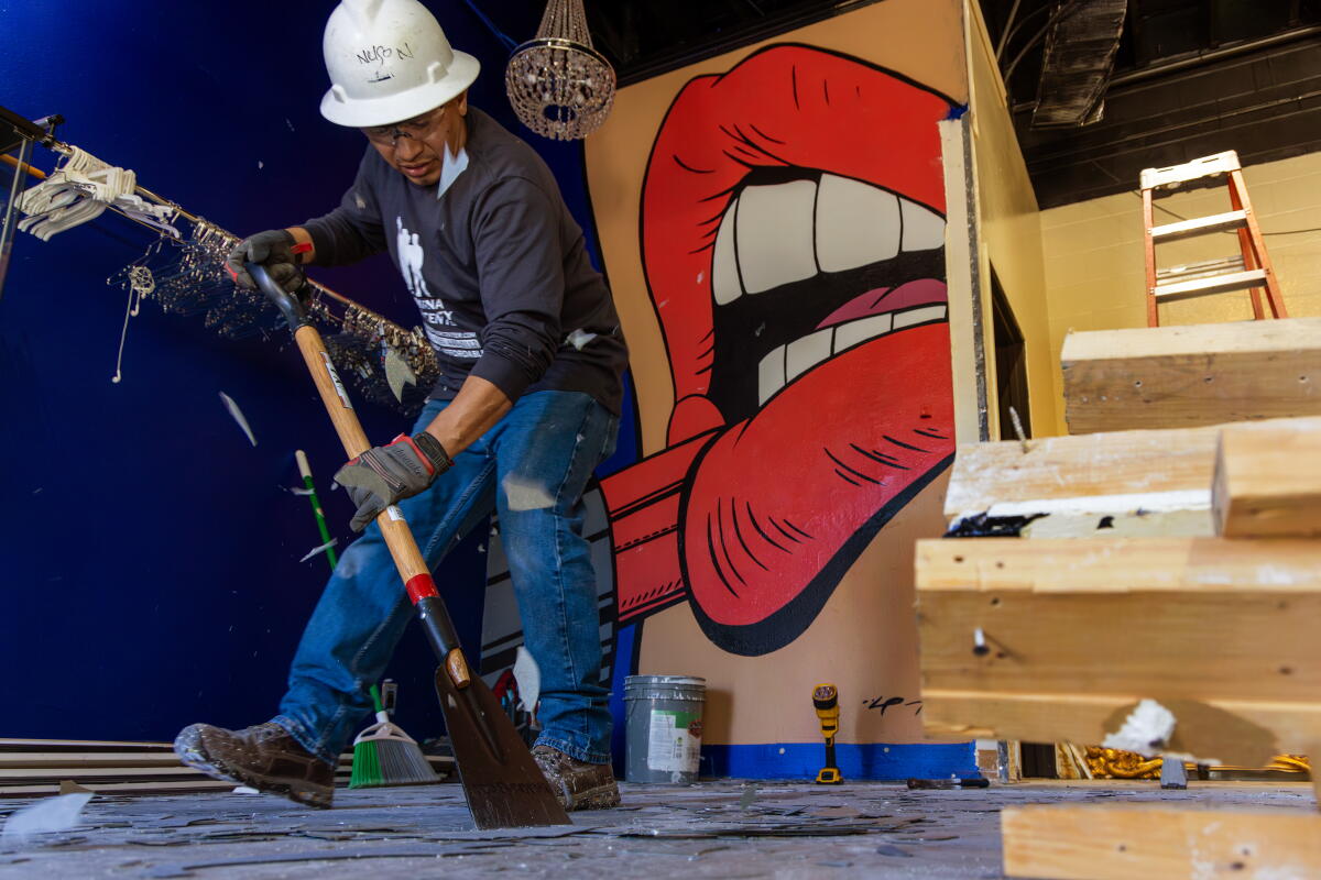 Crap Worker What do day laborers do? Dangerous, gross, sometimes illegal jobs - Los ...