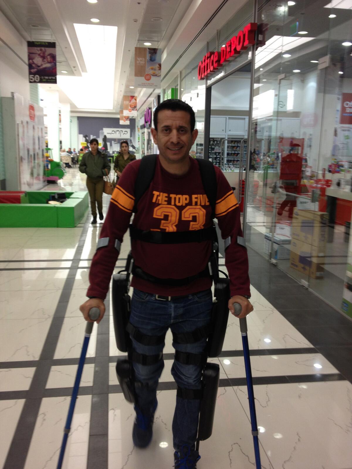 Radi Kaiuf, using the ReWalk device that enables paraplegics to walk with the help of robotic leg braces, completed a 10-kilometer race in Tel Aviv.