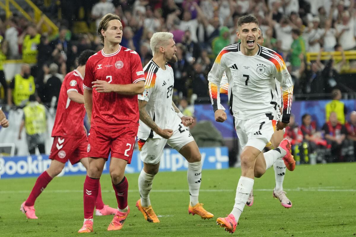 Kai Havertz, de Alemania, festeja tras marcar el primer tanto del partido de cuartos de final 