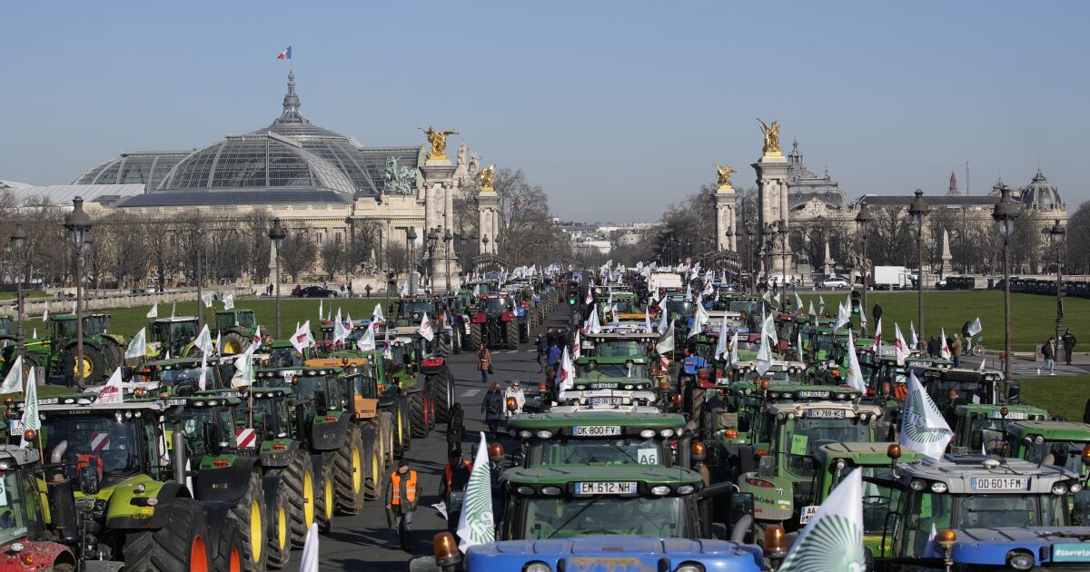 Les agriculteurs français protestent contre l’interdiction des pesticides