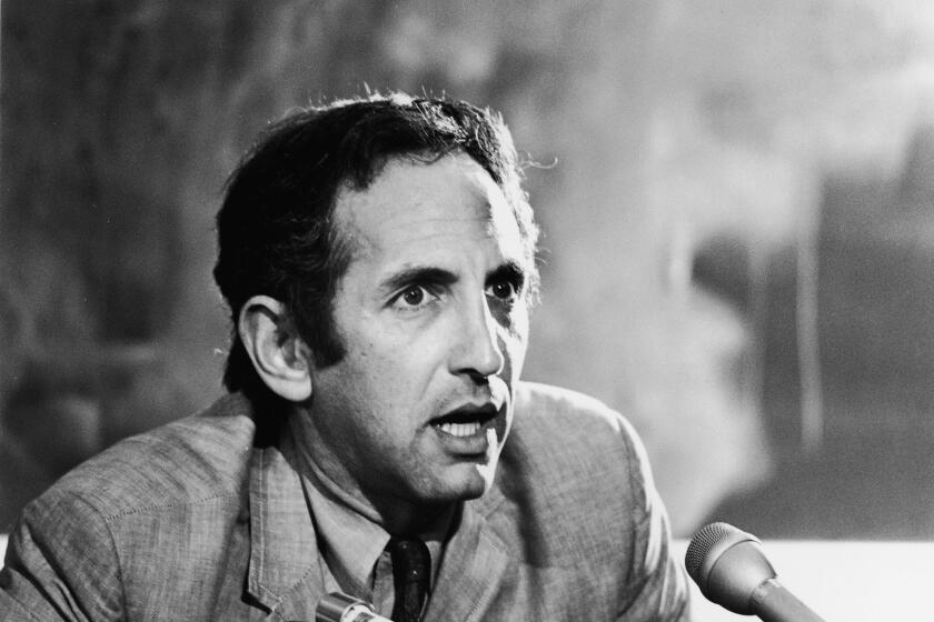American author Daniel Ellsberg, publisher of 'The Pentagon Papers,' speaks at a press conference, 1970s. (Photo by Hulton Archive/Getty Images)