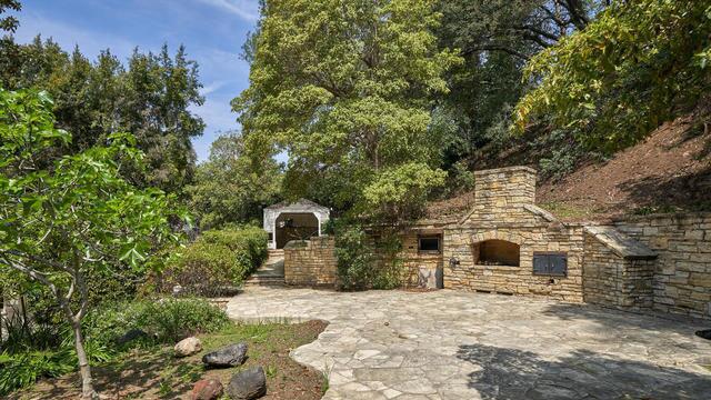 Hot Property | Donna Reed