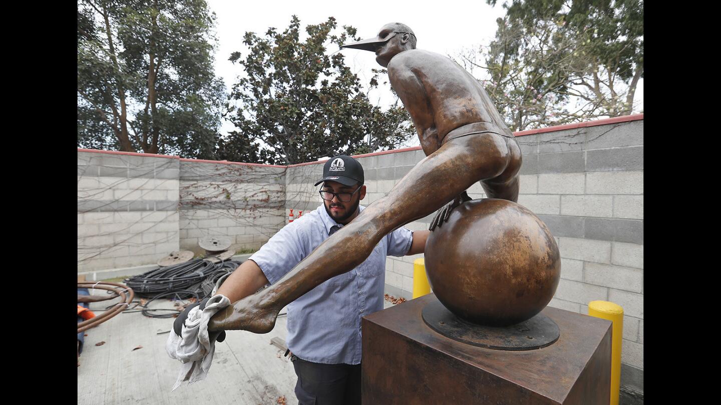 Jorge Marin's Bronze "Wings of the City" Figures, Come to Santa Ana