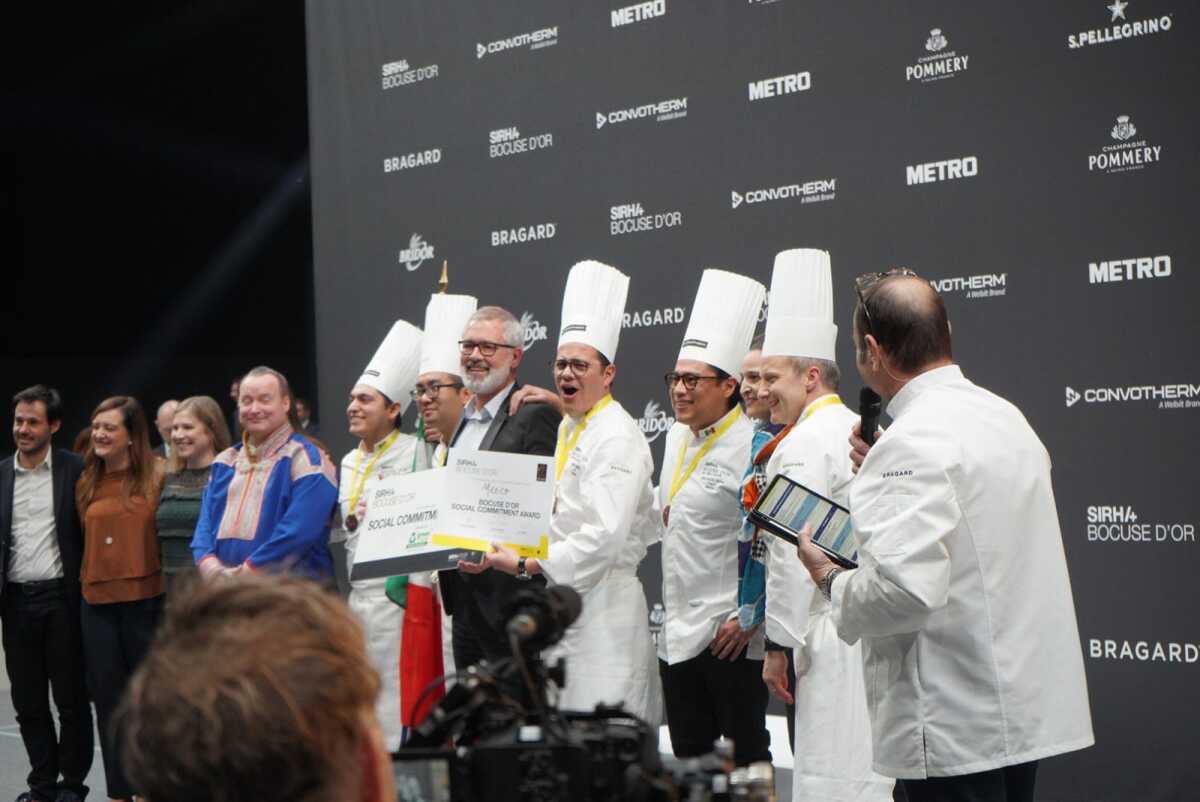 Chef Ruffo Ibarra reacts to receiving the award for Social Commitment 2023 