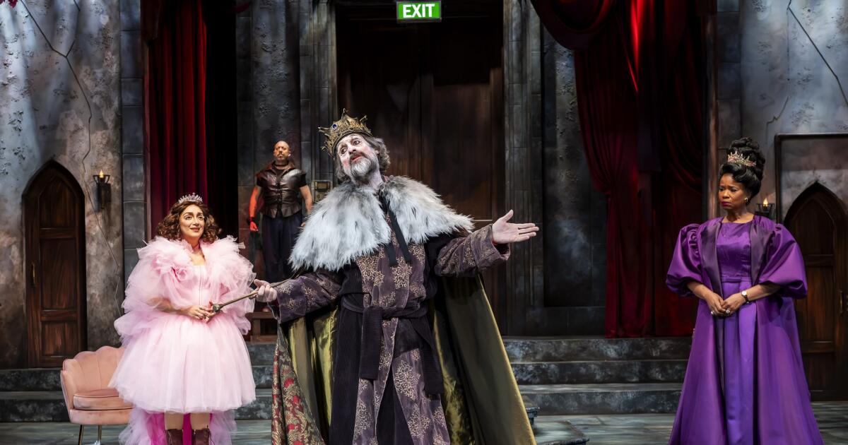 The delusional monarch of 'Exit the King' holds a cracked mirror up to our absurdist times