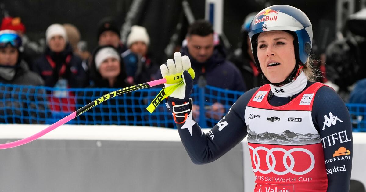 Lindsey Vonn injures knee in downhill crash a week before Games: 'My Olympic dream is not over'