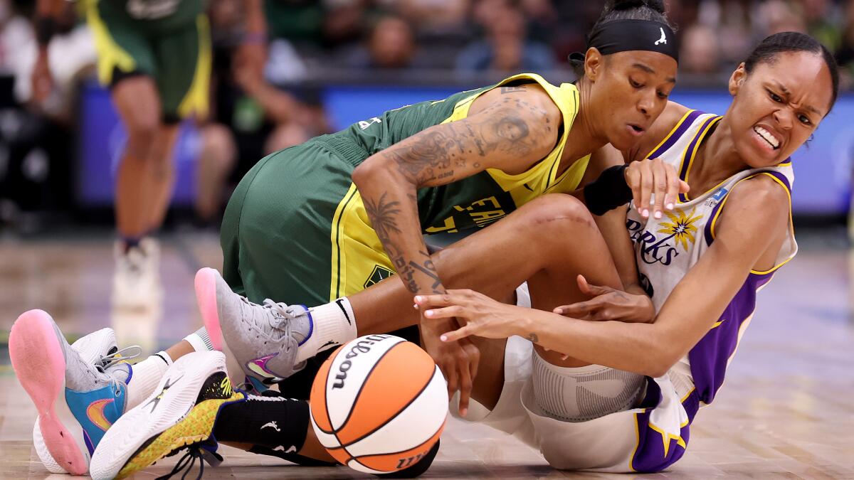 Los Angeles Sparks land Azurá Stevens to strengthen front court