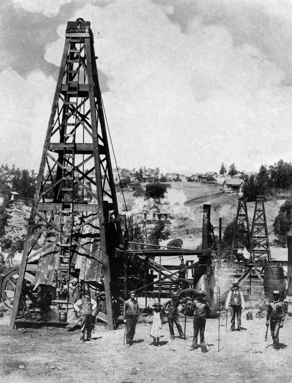 The Doheny oil well, circa 1900, at what is now the corner of 2nd Street and Glendale Boulevard.
