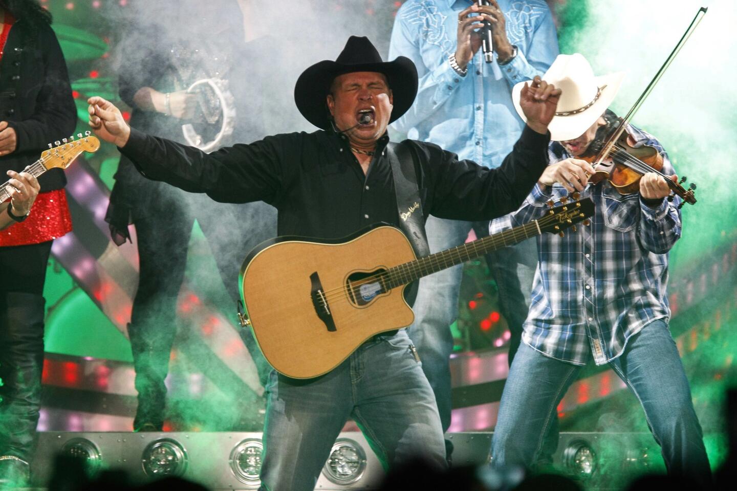 Garth Brooks to Play First San Diego Concert in Nearly Seven Years –  Billboard