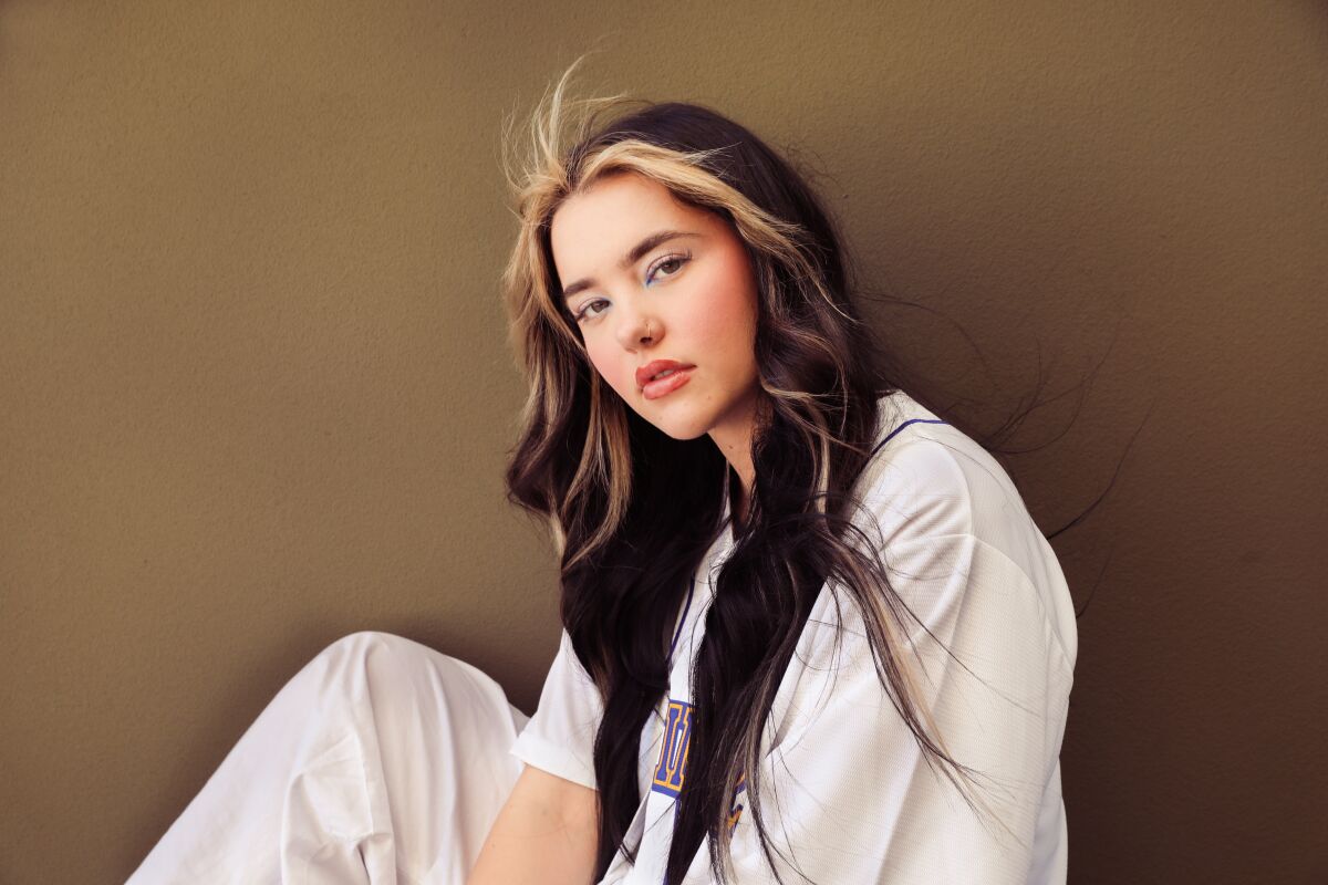 Lauren Spencer Smith uses TikTok to connect with Gen Z - Los ...