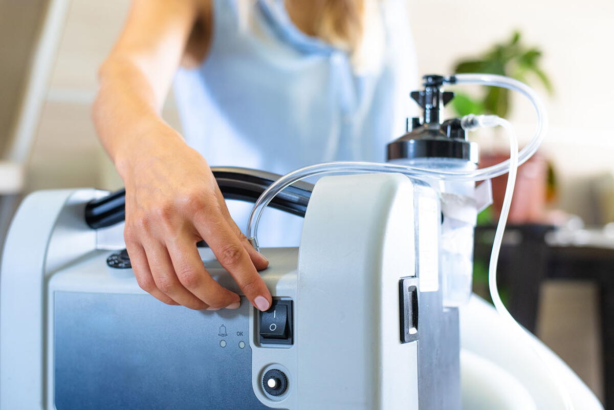 Oxygen breathing machine