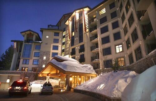 The entrance to the Westin hotel in Mammoth Mountain.