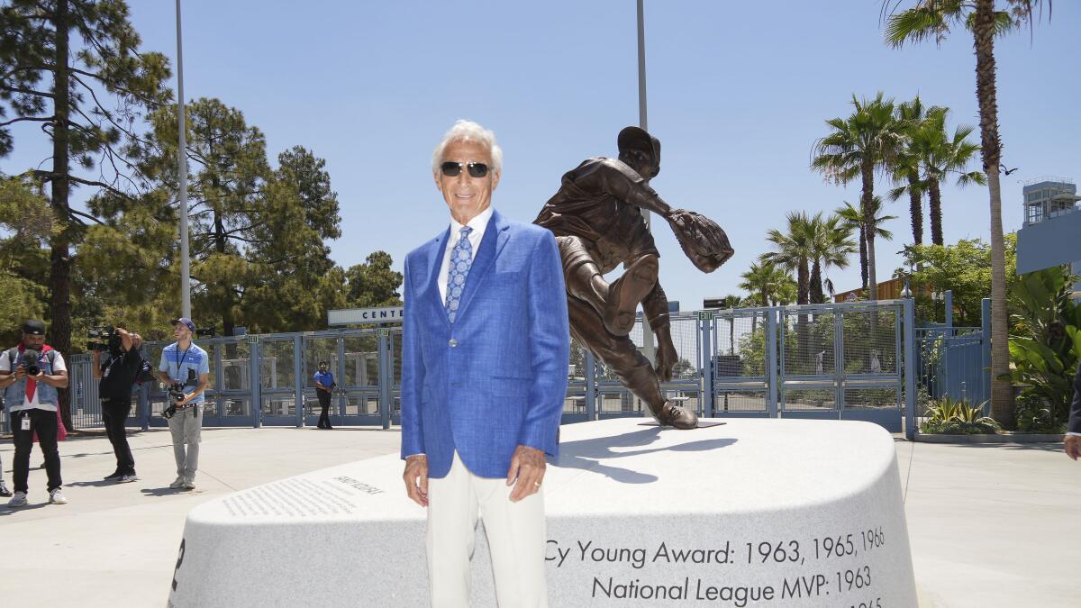 What Sandy Koufax, Clayton Kershaw said at statue unveiling - Los Angeles  Times