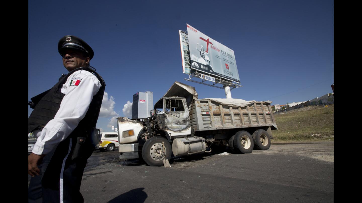 Vehicles burned in Guadalajara