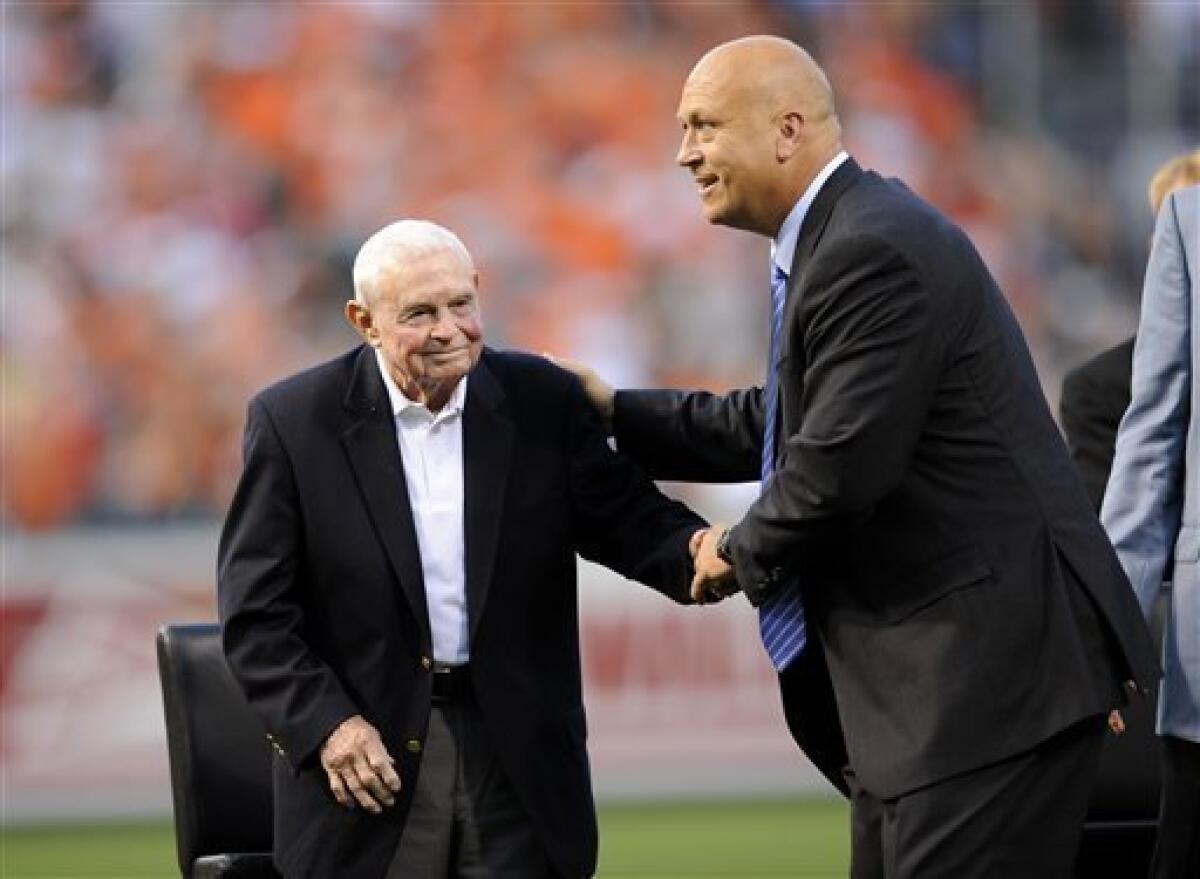 Pitcher Jim Palmer and manager Earl Weaver of the Baltimore Orioles