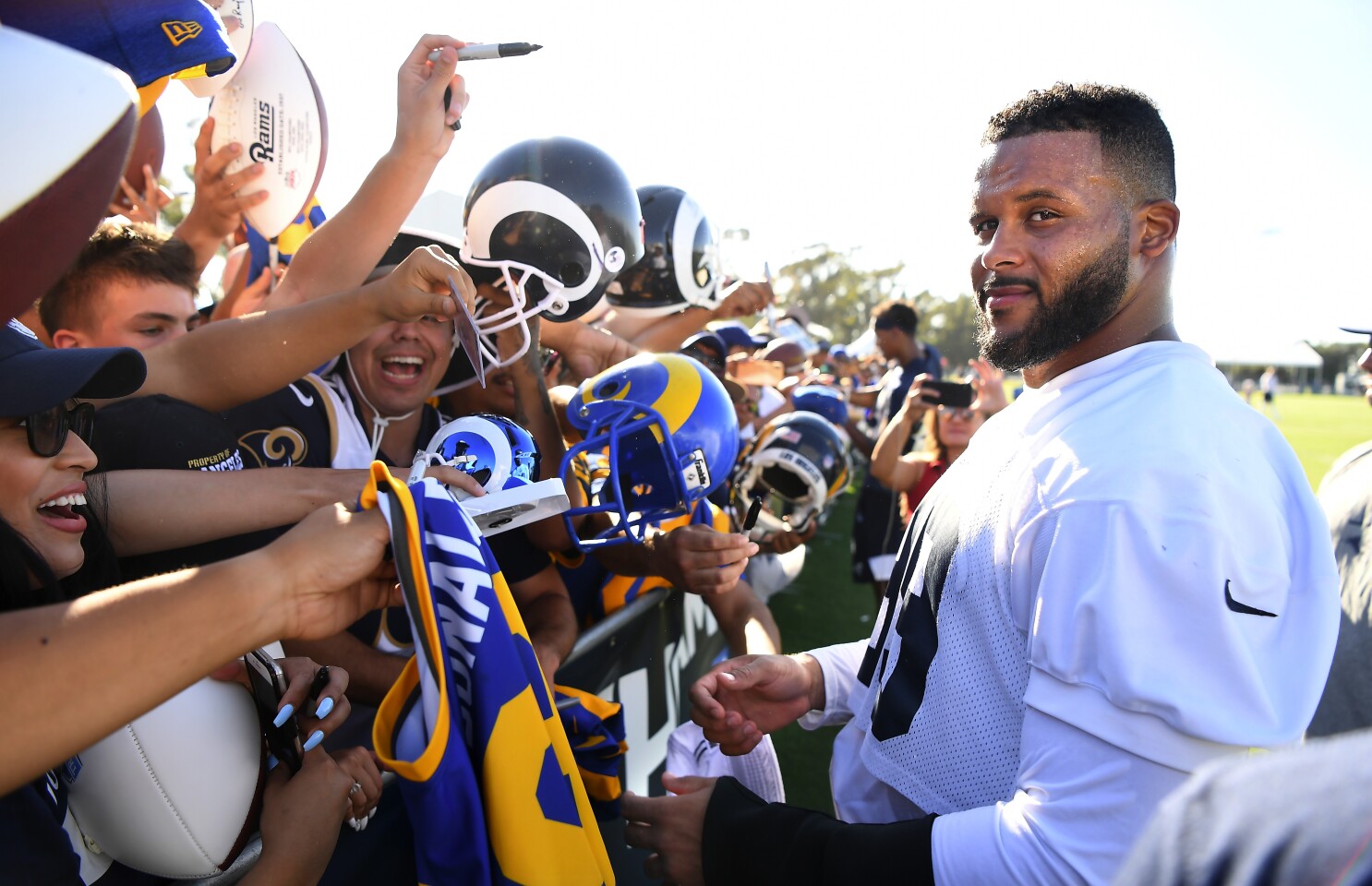 Rams Aaron Donald Ranked No 1 By Peers In Nfl S Top 100 Players Of 2019 Los Angeles Times