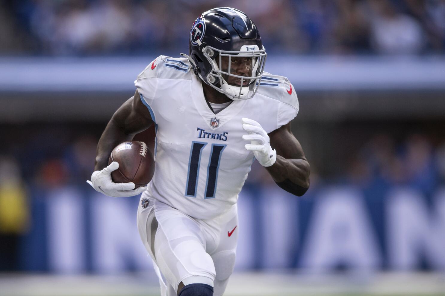 Titans prepare for Eagles & AJ Brown