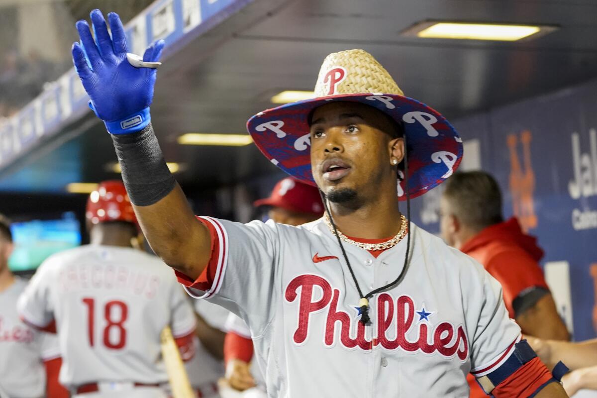 Jean Segura gets it done on both sides as Phillies take NLCS lead over  Padres in Game 3