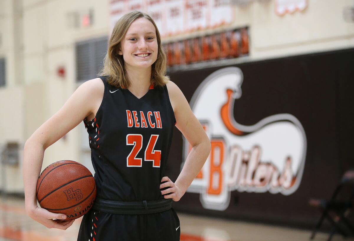 Huntington Beach High's Andie Payne is a first-year captain for the Oilers in her junior season.