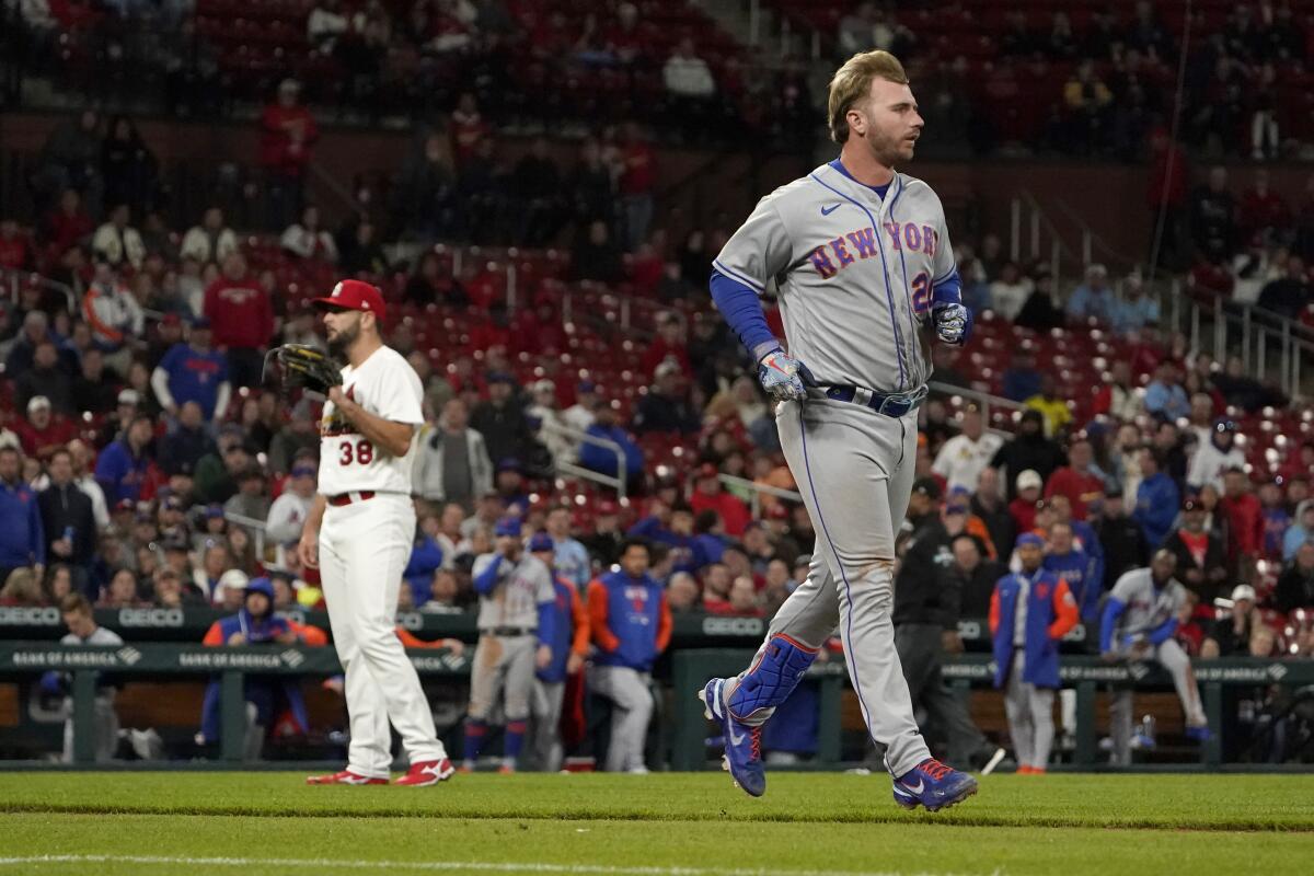 Jacob deGrom strikes out 8 straight to begin game, strengthens