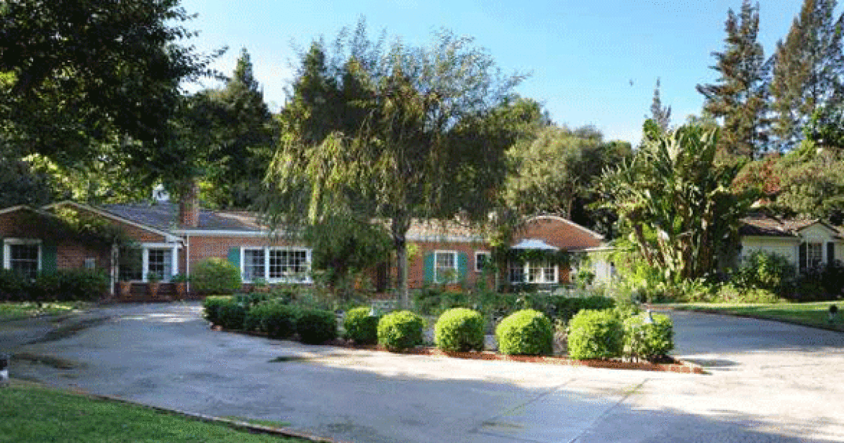 Linda Evans puts her Beverly Hills Post Office-area home on the market