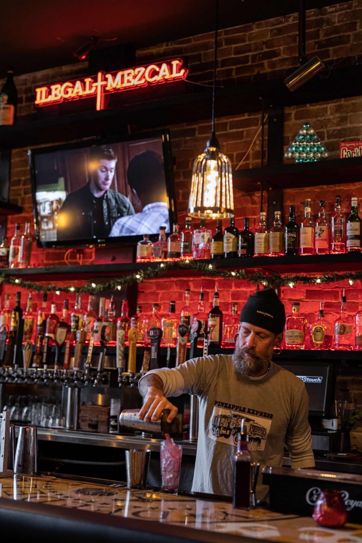Metl Bar & Restaurant in Gaslamp Quarter is holding a singles mingle.