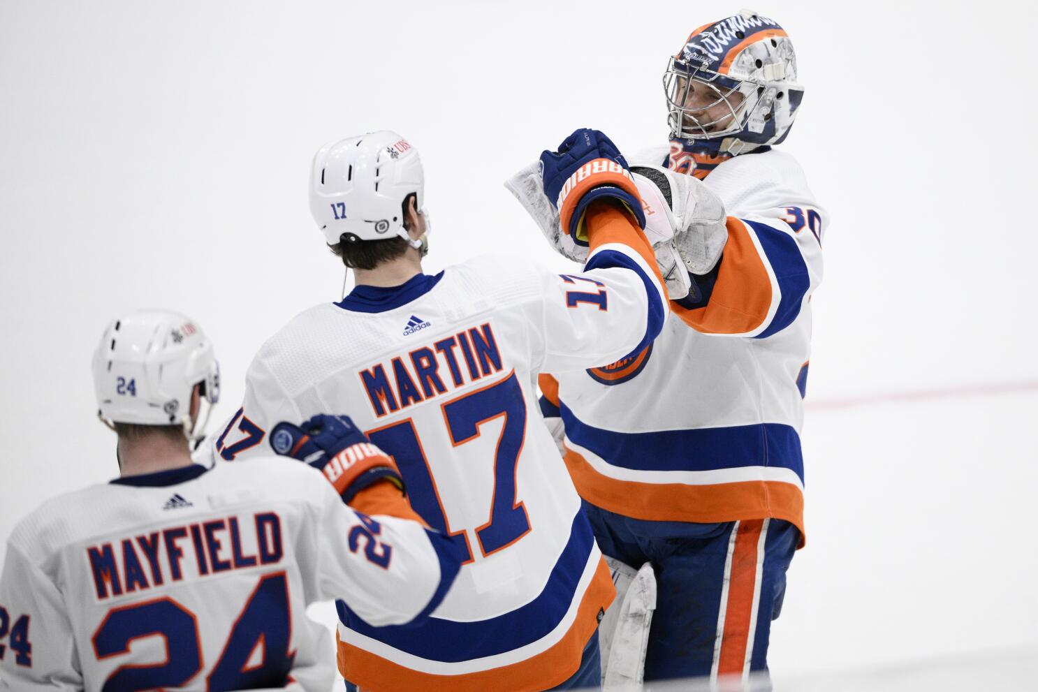 New York Islanders Scott Mayfield Impressive Start to Season