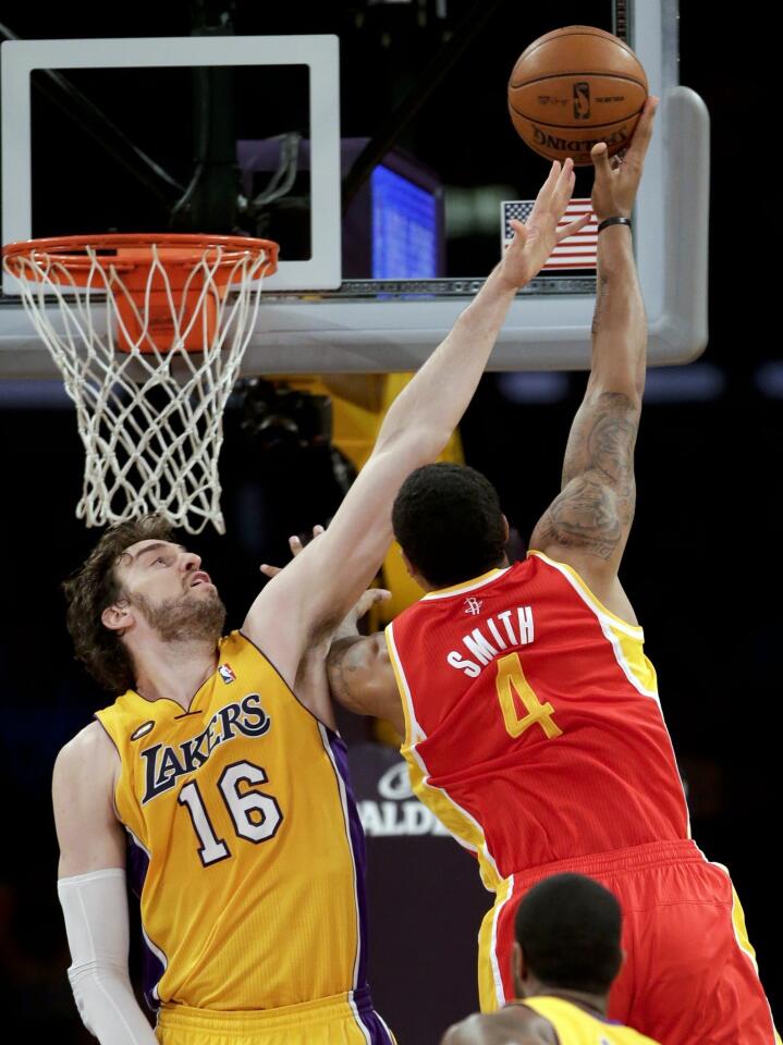 Pau Gasol, Greg Smith