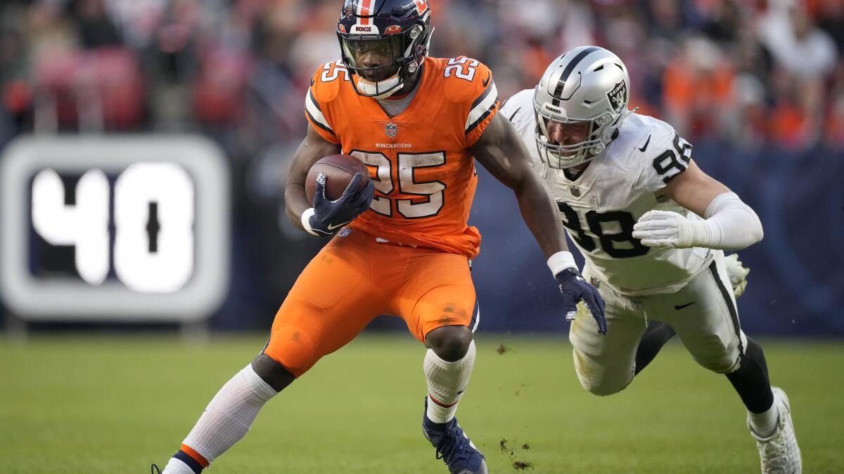 Chiefs Rumors: KC Urged to Sign Ex-Broncos & Raiders Vet