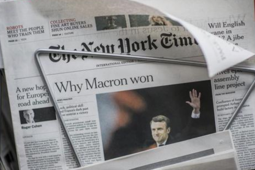 Portada de "The New York Times" en la que se puede ver una imagen del presidente electo francés, Emmanuel Macron, en un quiosco en Múnich (Alemania), EL 9 de mayo de 2017. EFE/Christian Bruna/Archivo