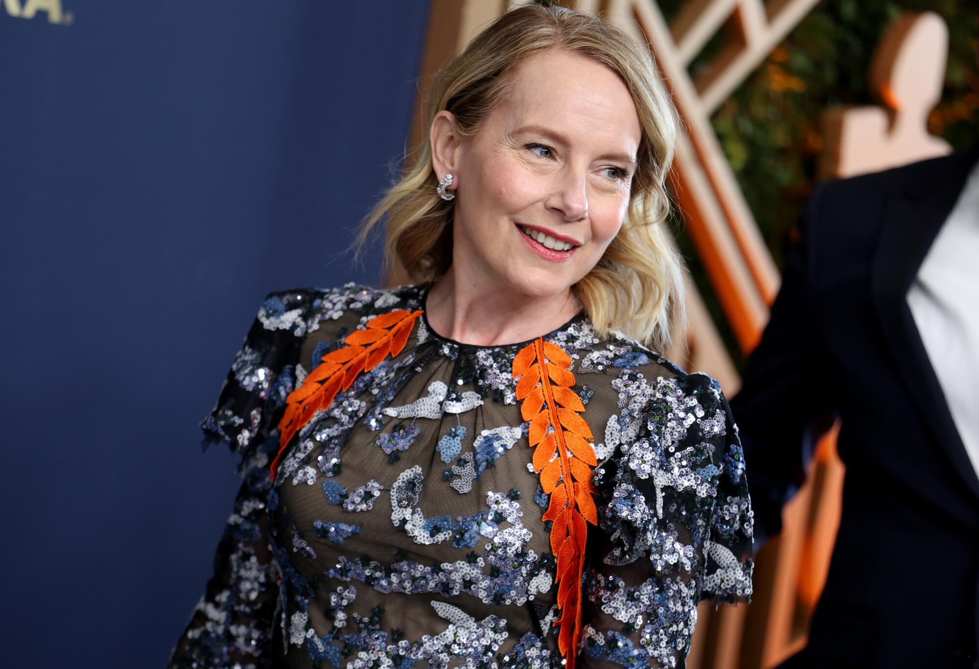 Amy Ryan arriving at the 28th Screen Actors Guild Awards at the Barker Hangar.