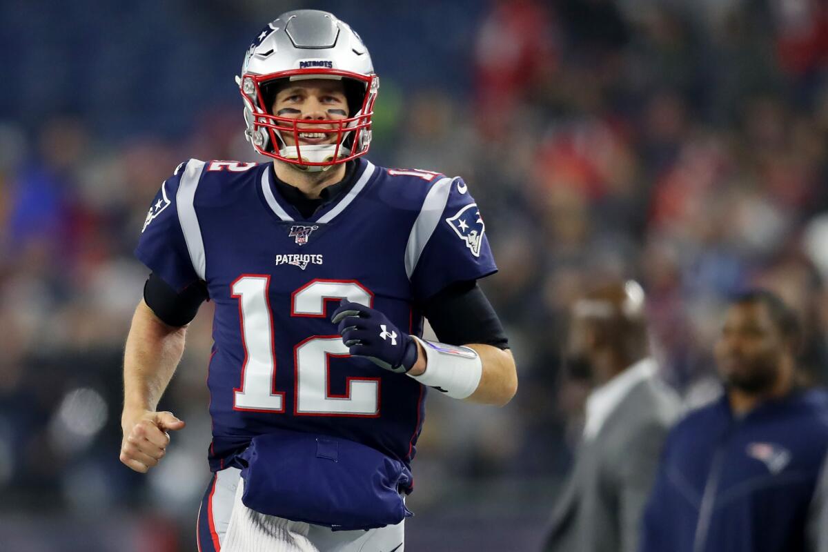 Tom Brady officially signs with the Tampa Bay Buccaneers