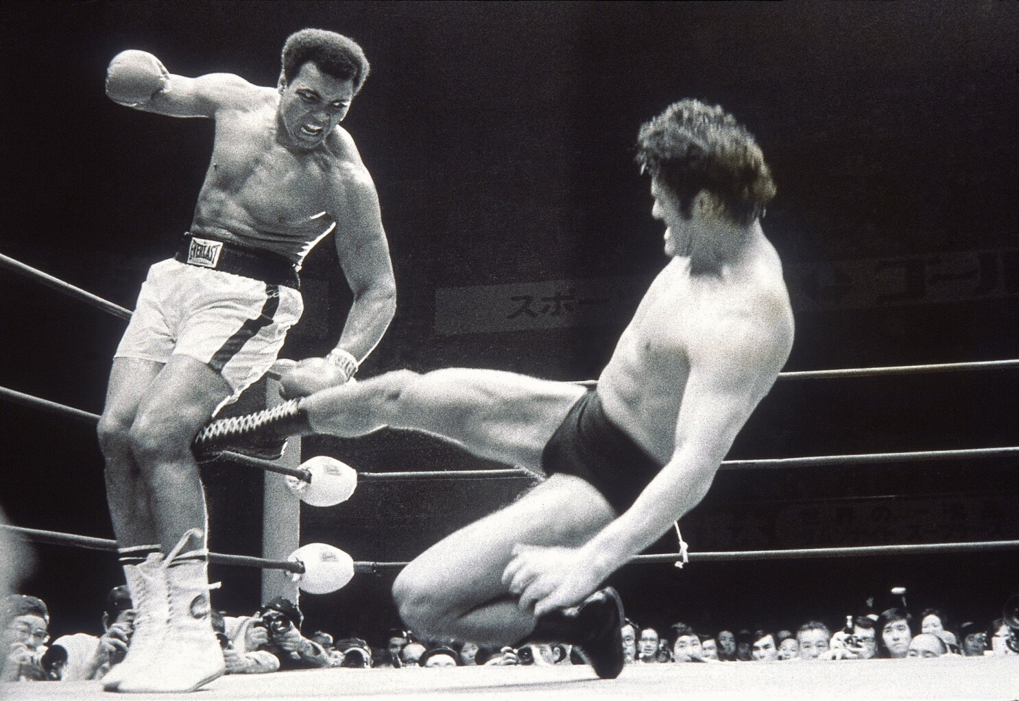 The Japanese Pro Wrestler Who Almost Got Muhammad Ali S Leg Amputated Los Angeles Times