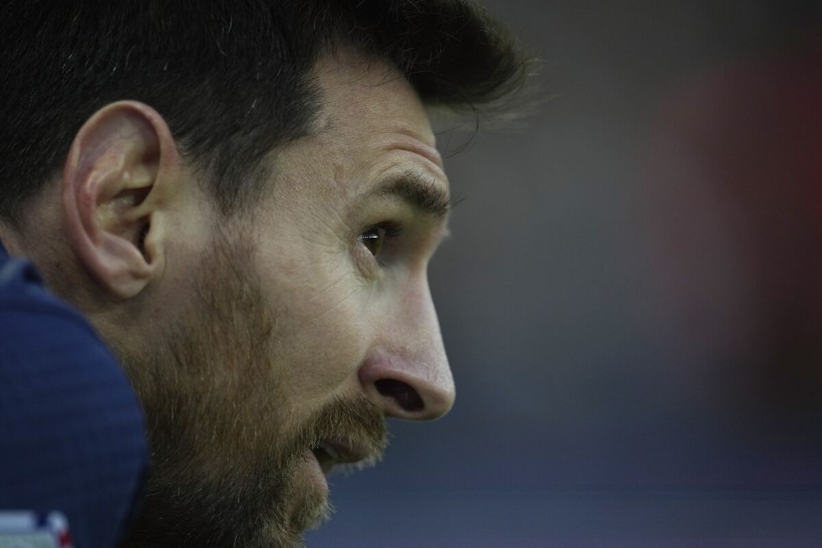 Lionel Messi del Paris Saint-Germain durante el partido contra Rennes en la liga francesa