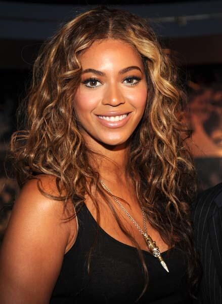 beyonce brown hair with highlights