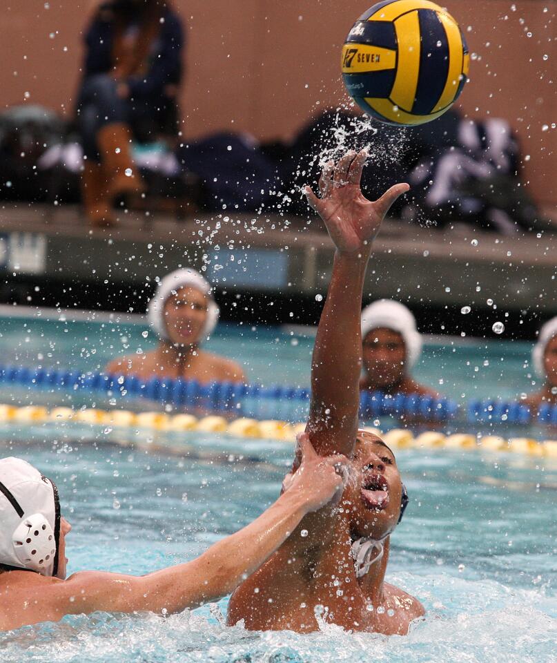 Photo Gallery: Pacific League prelim boys water polo Crescenta Valley v. Pasadena