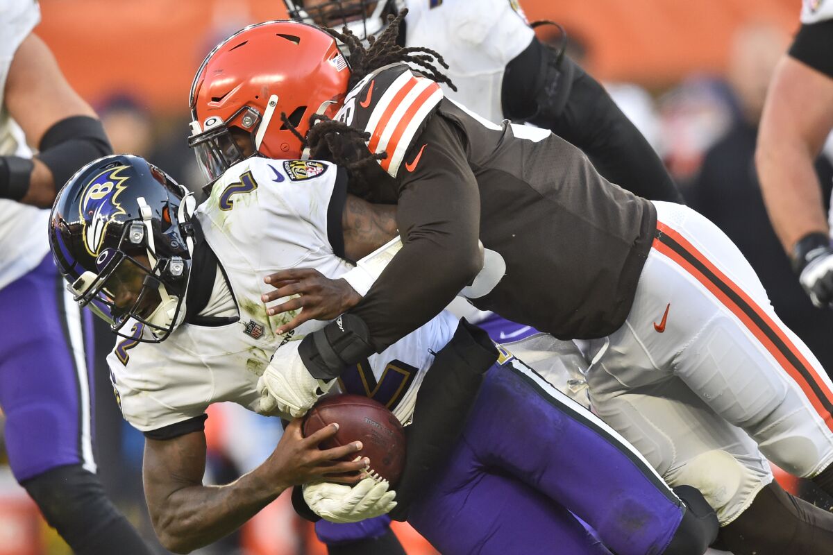 Browns Release DE Jadeveon Clowney