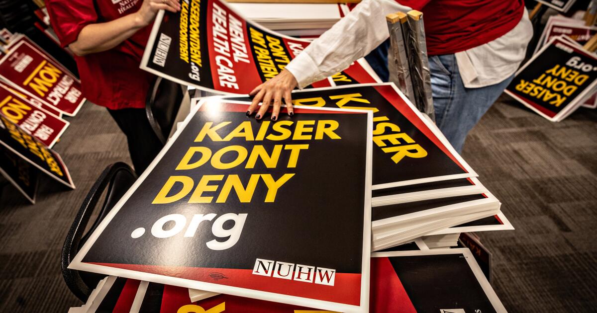 Kaiser mental health professionals in Southern California go on strike