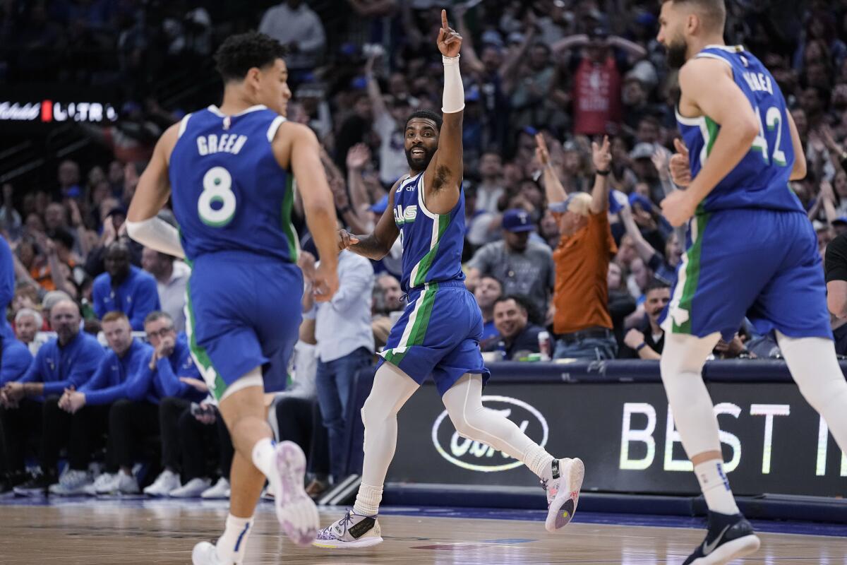 Kyrie Irving's 25 points, 10 assists lead Mavericks over Kings