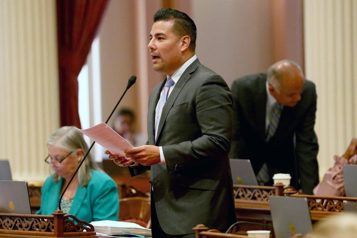 Ricardo Lara on the floor of the state Senate in 2016.