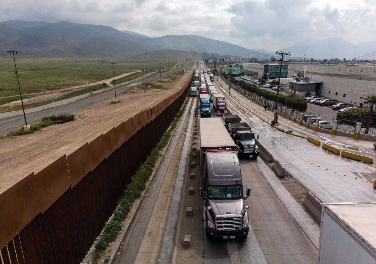 OPINIÓN: ¿El COVID-19 hará más rígida la frontera México-Estados Unidos? -  Los Angeles Times
