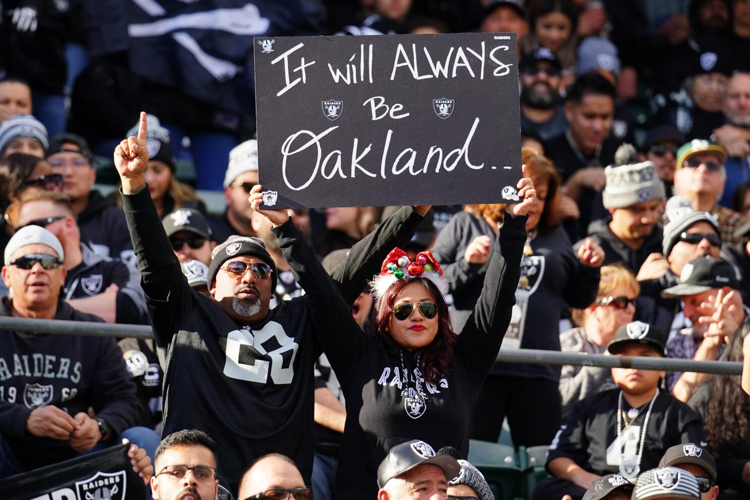 Steelers Fans Went Through All The Emotions During The Raiders Game