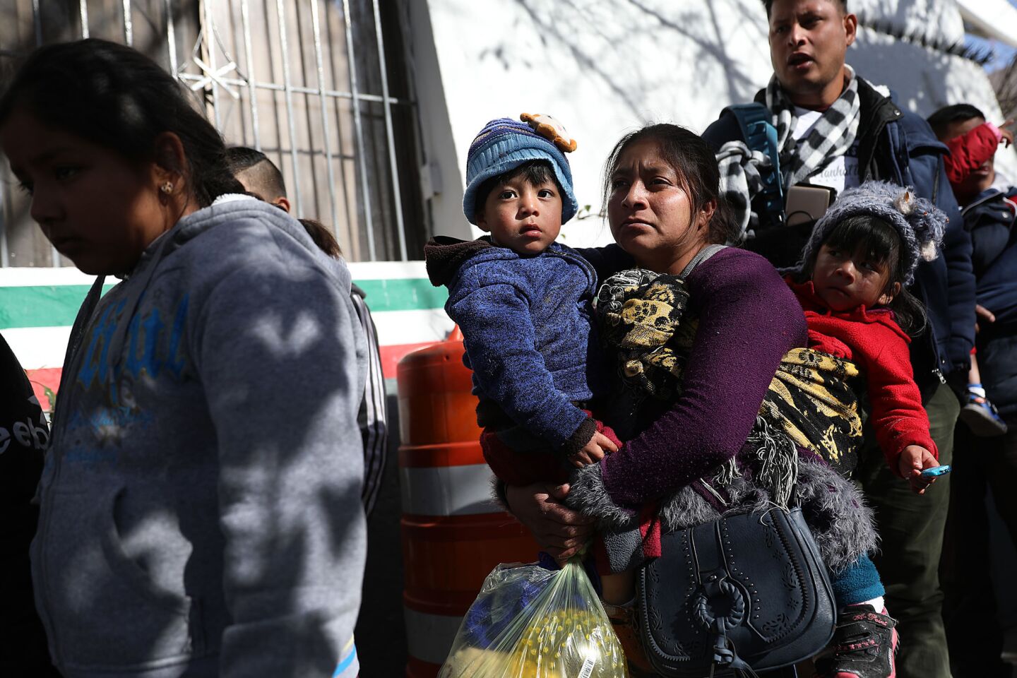 U.S. to require asylum seekers to remain in Mexico