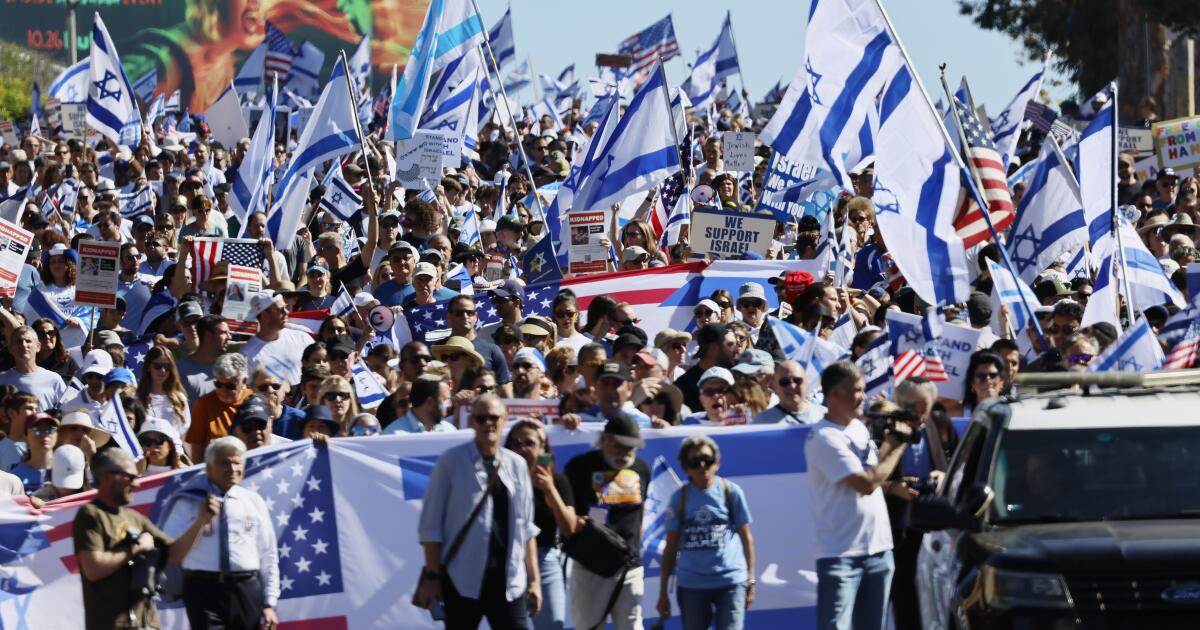 数千人在洛杉矶西区举行大规模游行，展示对以色列的团结支持