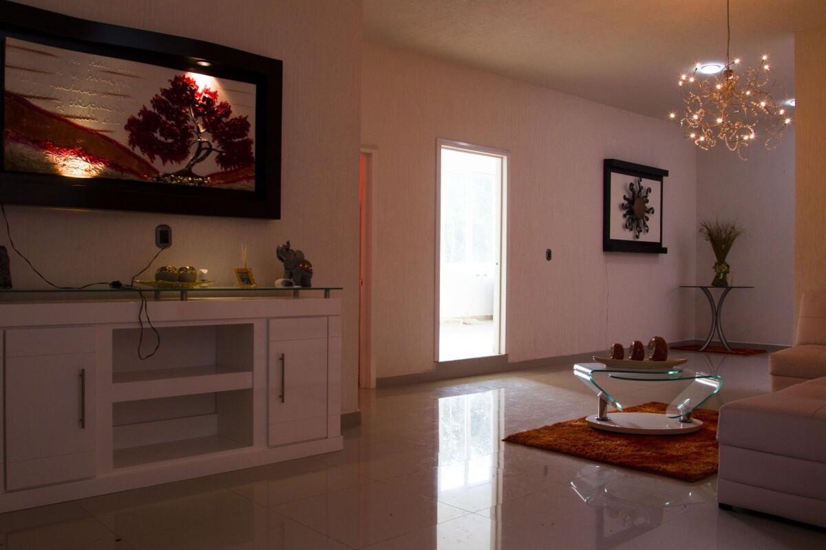 Partial view of the living room in the house of drug trafficker Enrique Plancarte aka "Quique Plancarte" in Nueva Italia, state of Michoacan, Mexico, on January 17, 2014. The house was taken by members of the Self-Protection militias. AFP PHOTO/Hector GuerreroHECTOR GUERRERO/AFP/Getty Images ** OUTS - ELSENT, FPG, TCN - OUTS * NM, PH, VA if sourced by CT, LA or MoD **