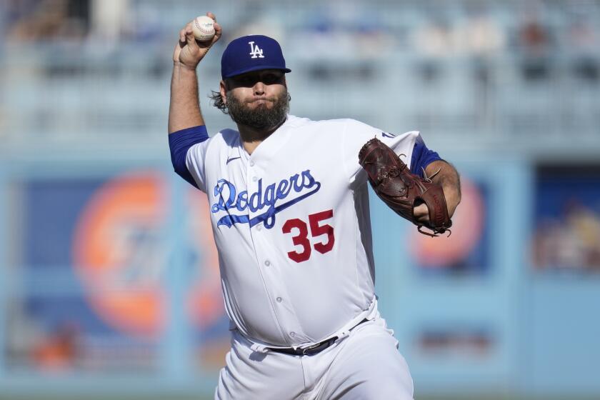 Los Angeles Dodgers starting pitcher Lance Lynn (35) throws during the first inning.